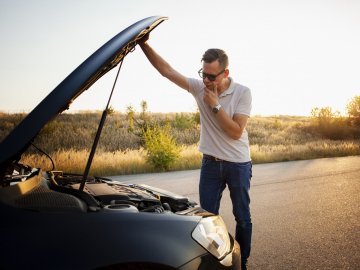 Assistance auto en vacances : pourquoi elle est indispensable et comment bien choisir votre contrat