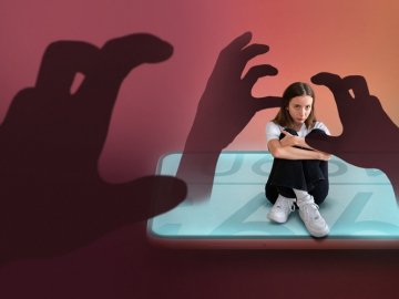 Cyberharcèlement : accompagner ses enfants pour les protéger des dangers des écrans.