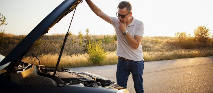 Assistance auto en vacances : pourquoi elle est indispensable et comment bien choisir votre contrat